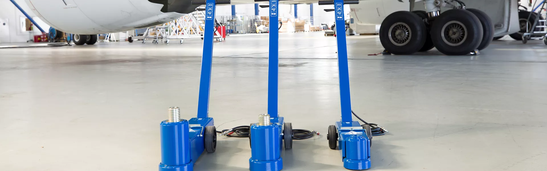 Air Hydraulic Aircraft Jack 25 2AP Banner