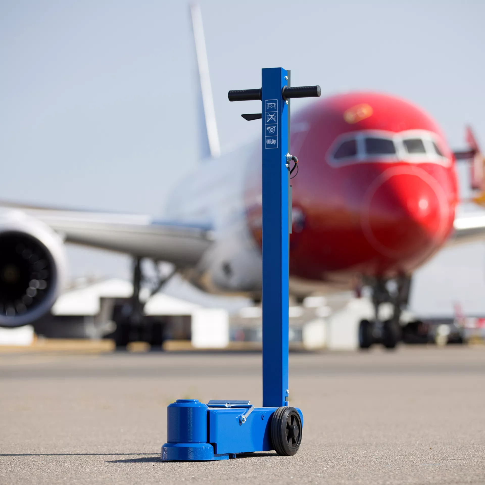 Air Hydraulic Aircraft Jack 25 2AP Workshop